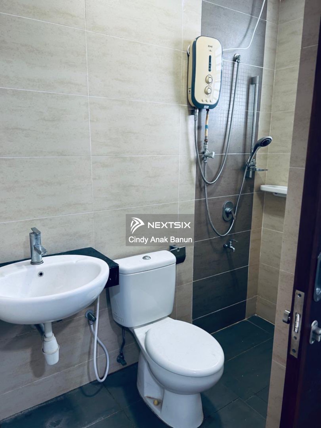 Semi-detached House For Sale in Kuching Sarawak - Image 18