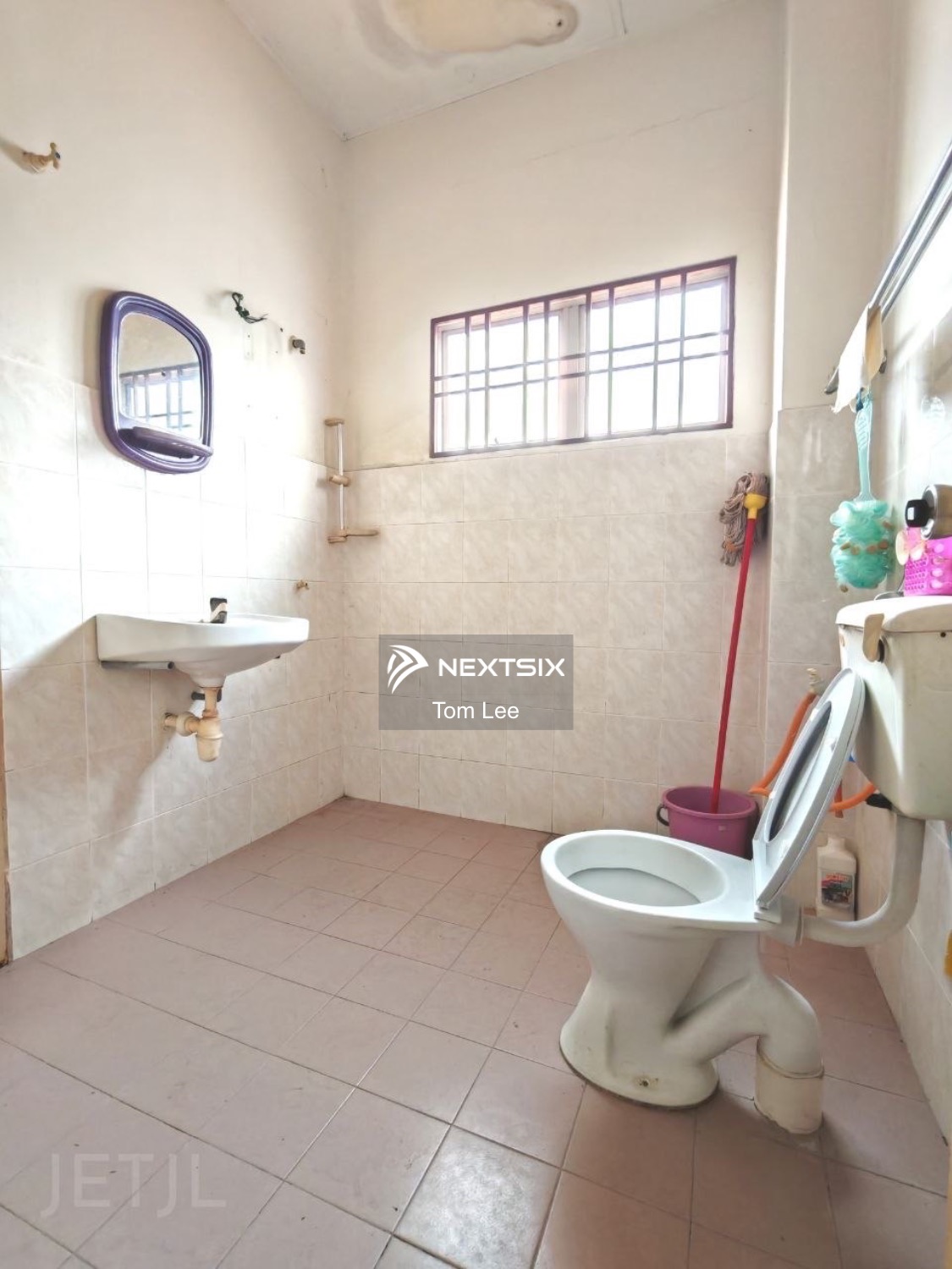 Semi-detached House For Sale in Klang Selangor - Image 10