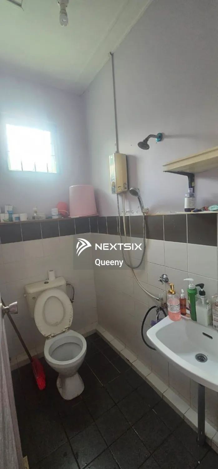 1-sty Terrace/Link House For Sale in Kuching Sarawak - Image 11