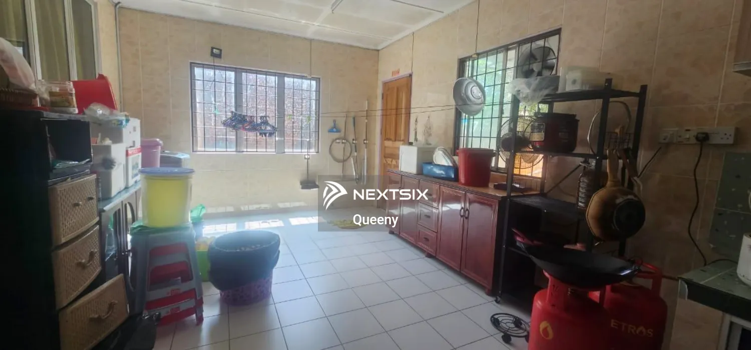 1-sty Terrace/Link House For Sale in Kuching Sarawak - Image 9