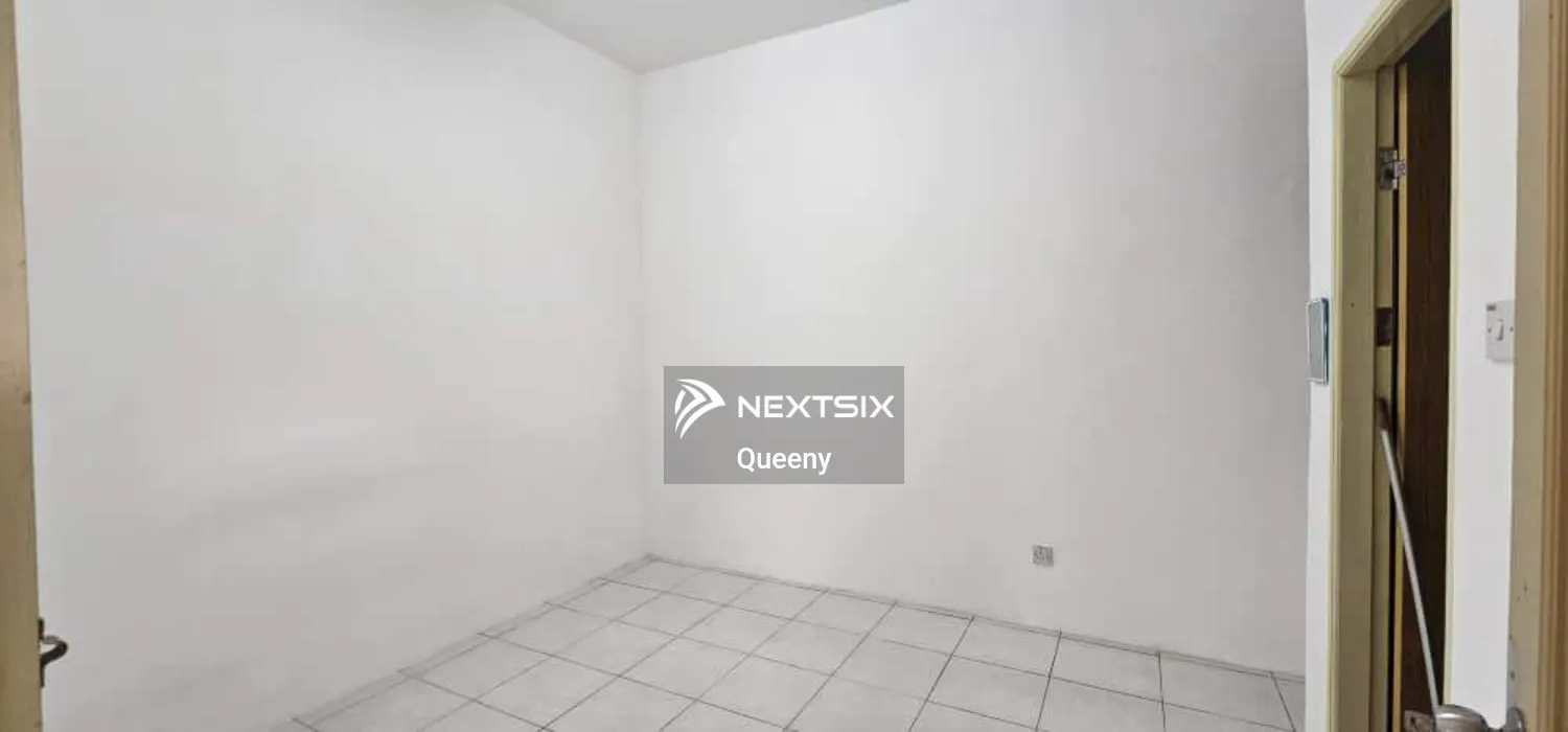 1-sty Terrace/Link House For Sale in Kuching Sarawak - Image 6