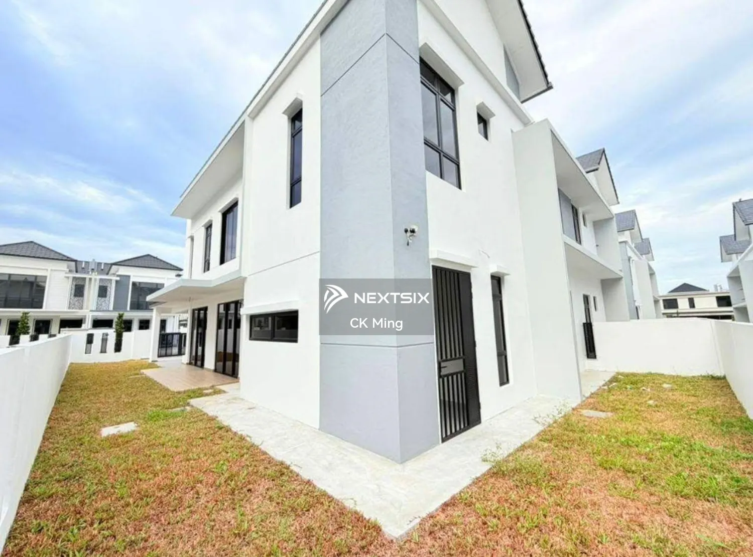 Semi-detached House For Sale in Setia Tropika Johor - Image 3