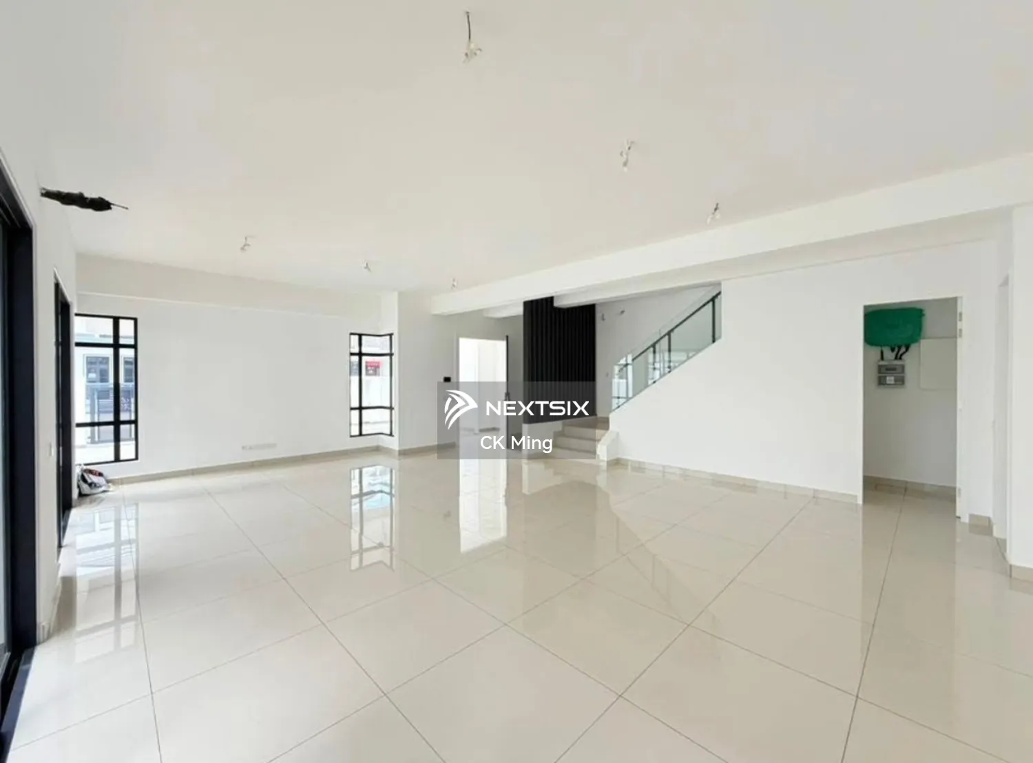 Semi-detached House For Sale in Setia Tropika Johor - Image 5