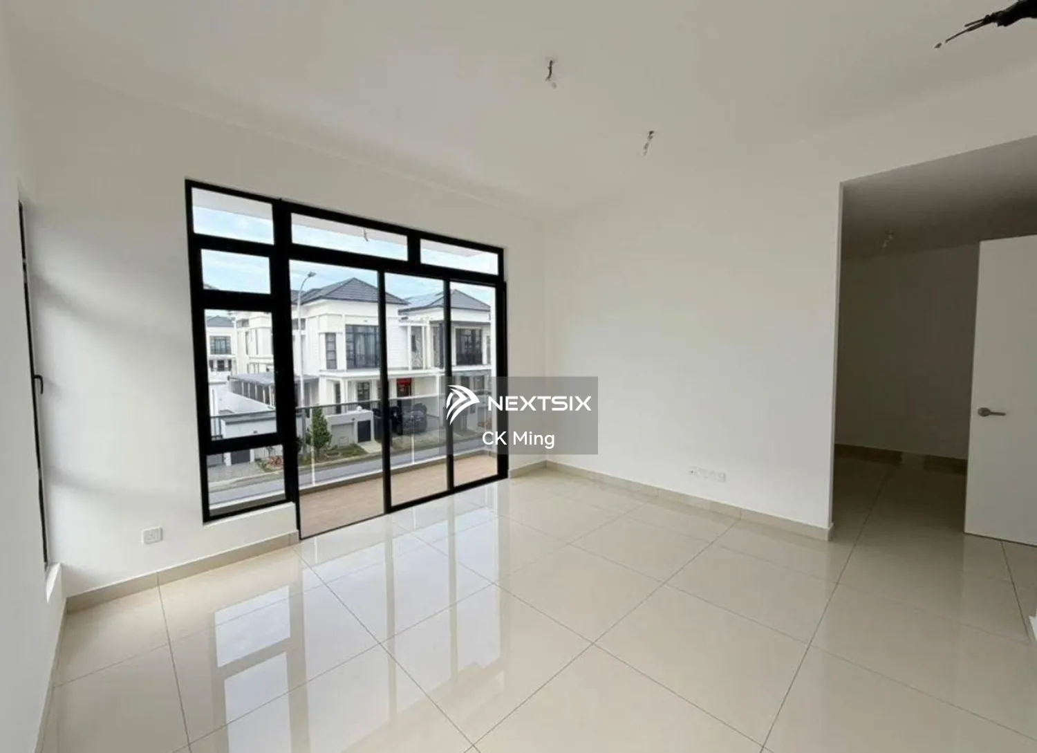 Semi-detached House For Sale in Setia Tropika Johor - Image 7