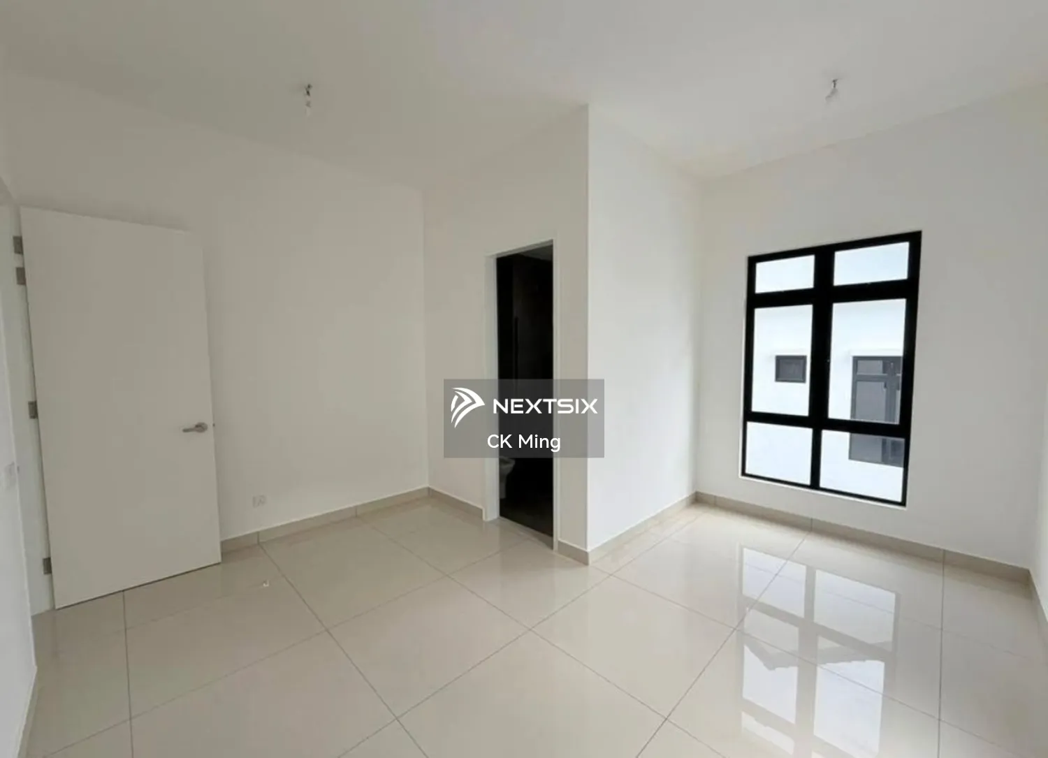 Semi-detached House For Sale in Setia Tropika Johor - Image 9