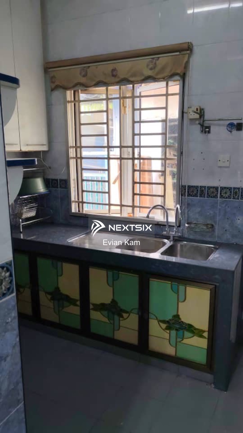 2-sty Terrace/Link House For Rent in Bandar Botanic Selangor - Image 9