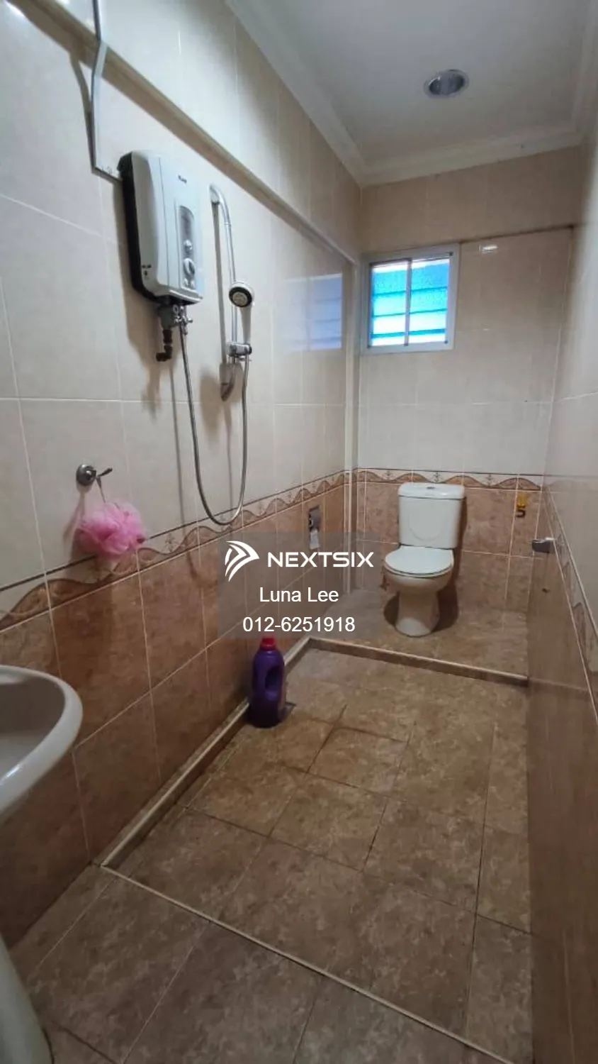 Semi-detached House For Sale in Kuching Sarawak - Image 10