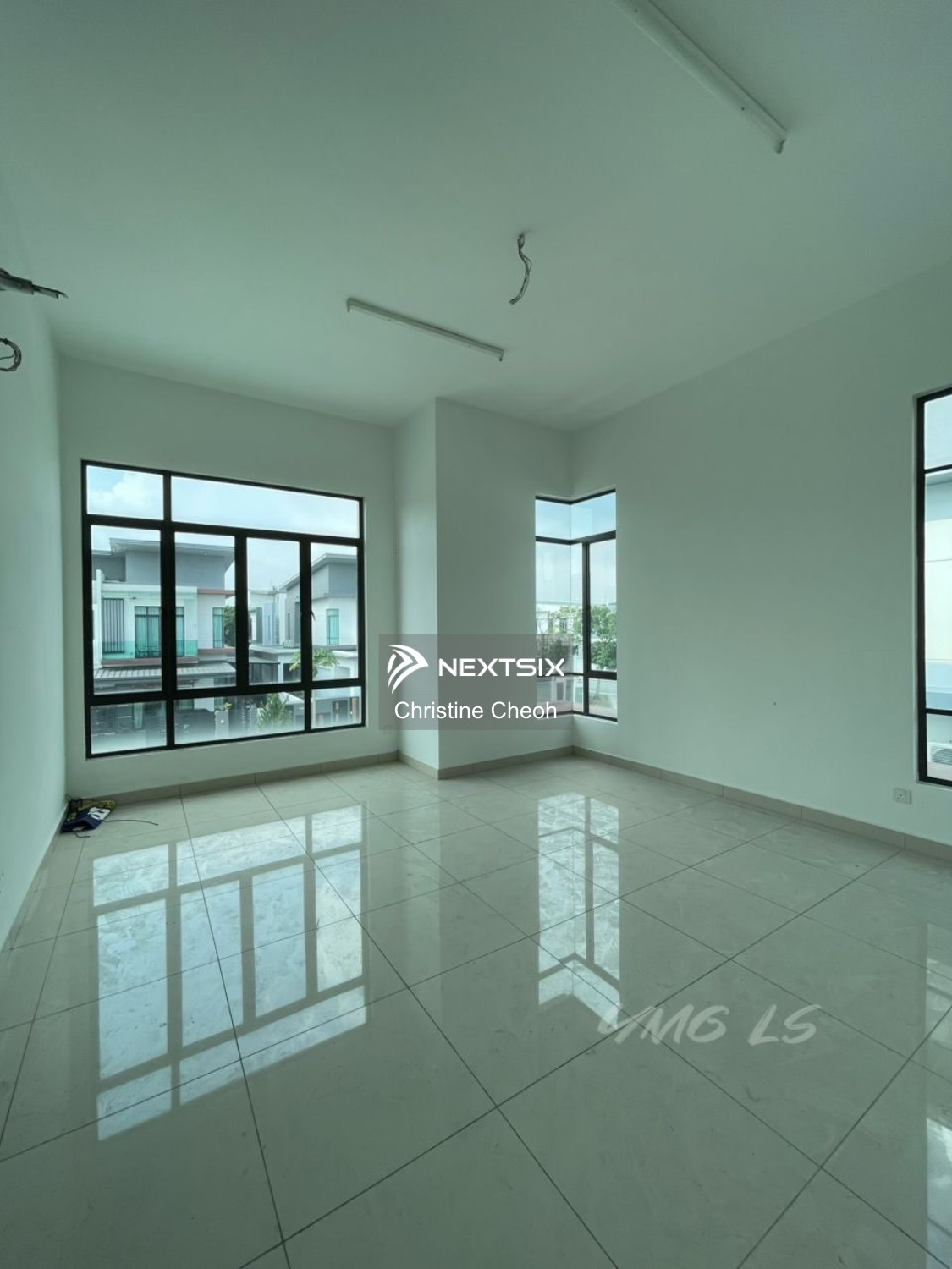Semi-detached House For Sale in Klang Selangor - Image 9