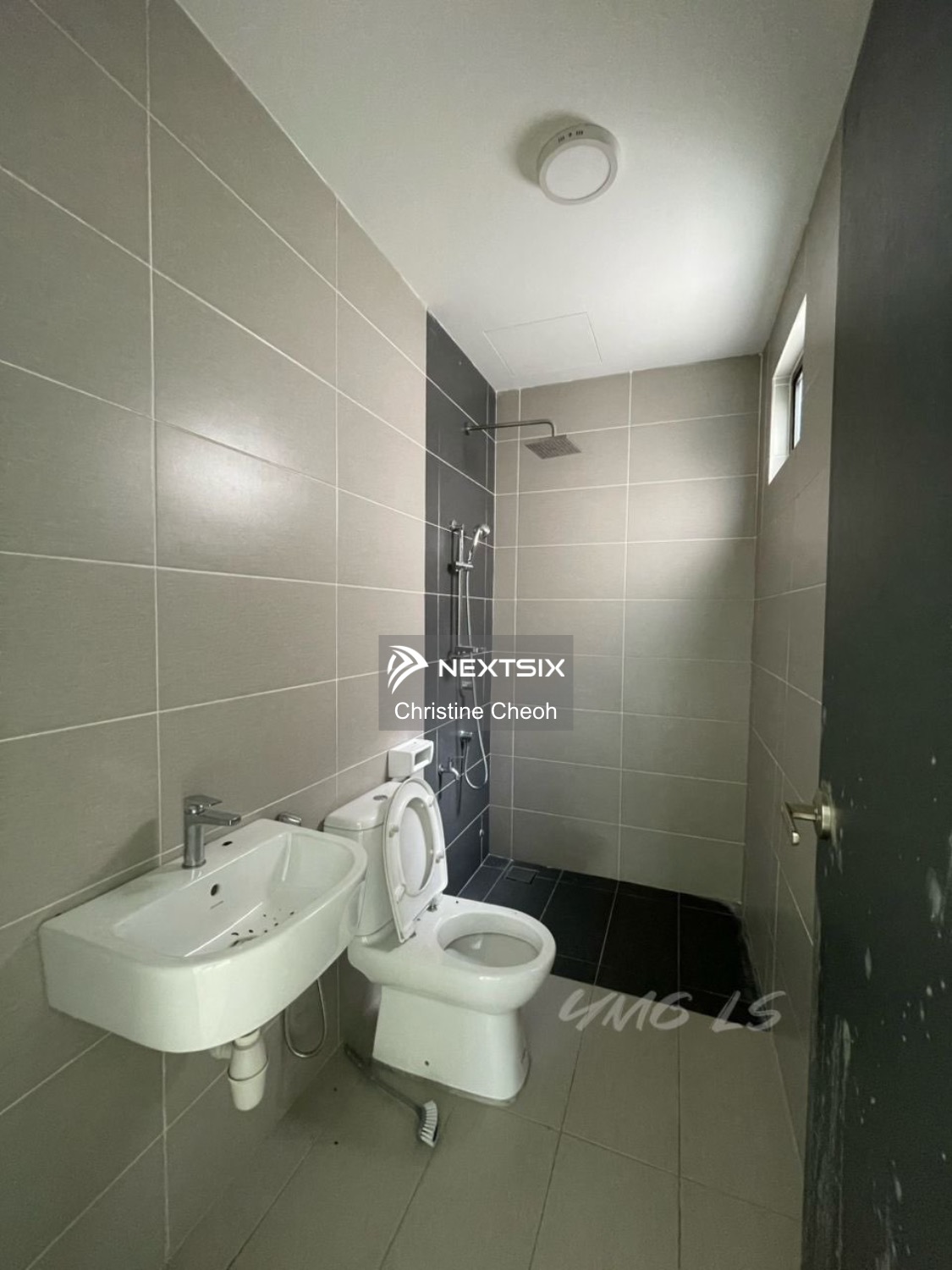 Semi-detached House For Sale in Klang Selangor - Image 10