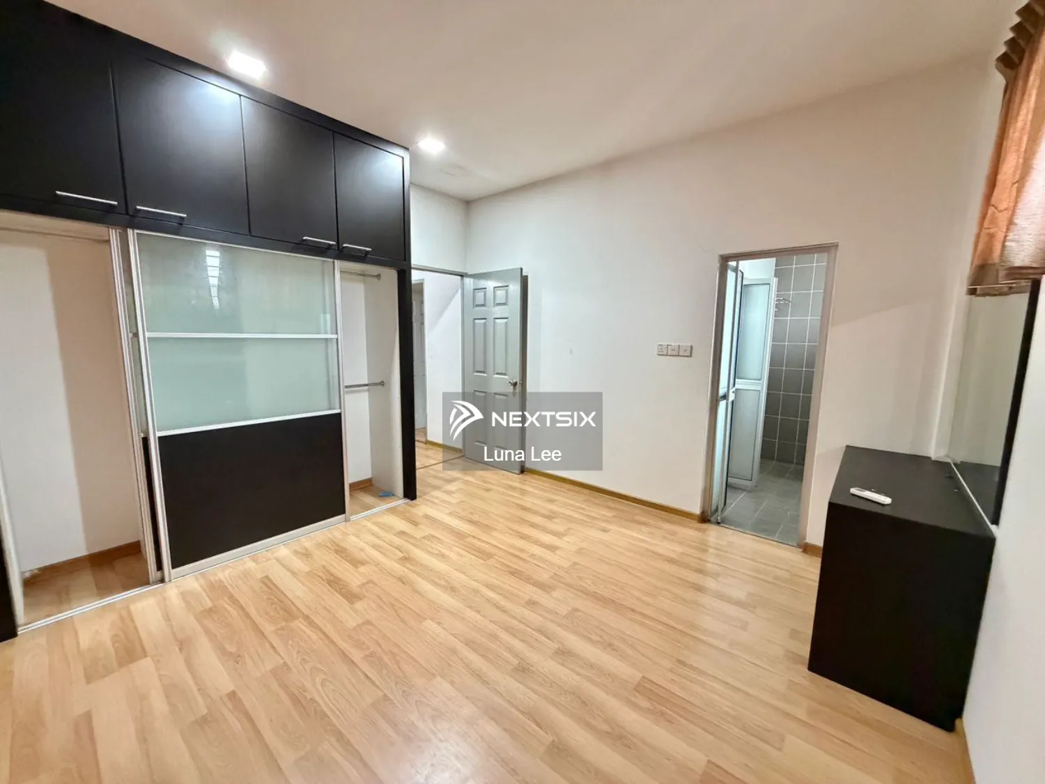 Semi-detached House For Sale in Kuching Sarawak - Image 8