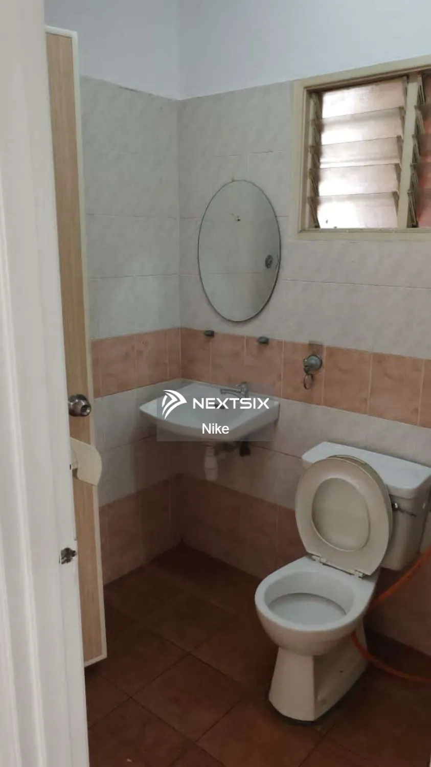 2-sty Terrace/Link House For Rent in Bandar Botanic Selangor - Image 10