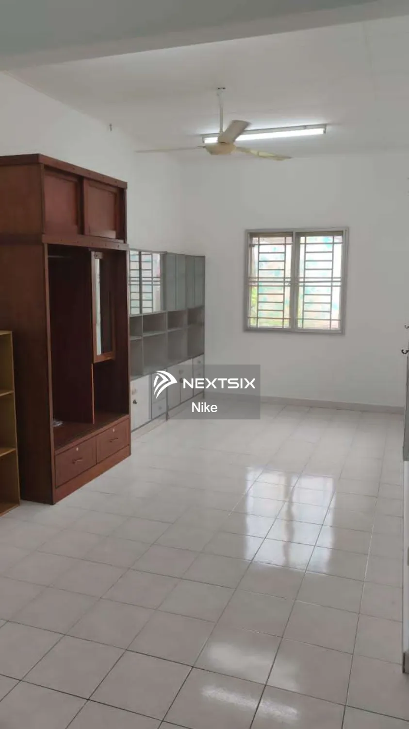 2-sty Terrace/Link House For Rent in Bandar Botanic Selangor - Image 6