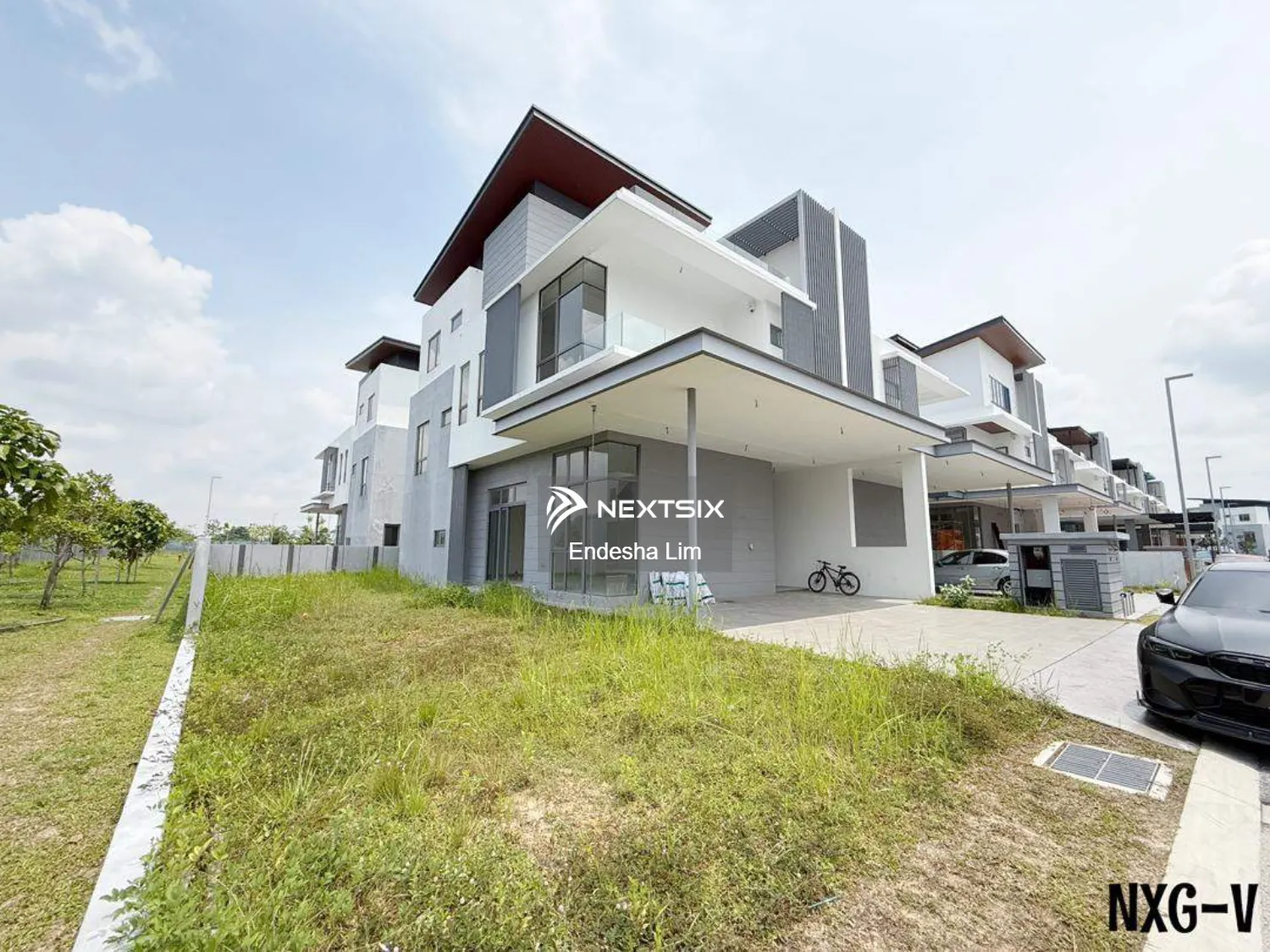 Semi-detached House For Sale in Kota Kemuning Selangor