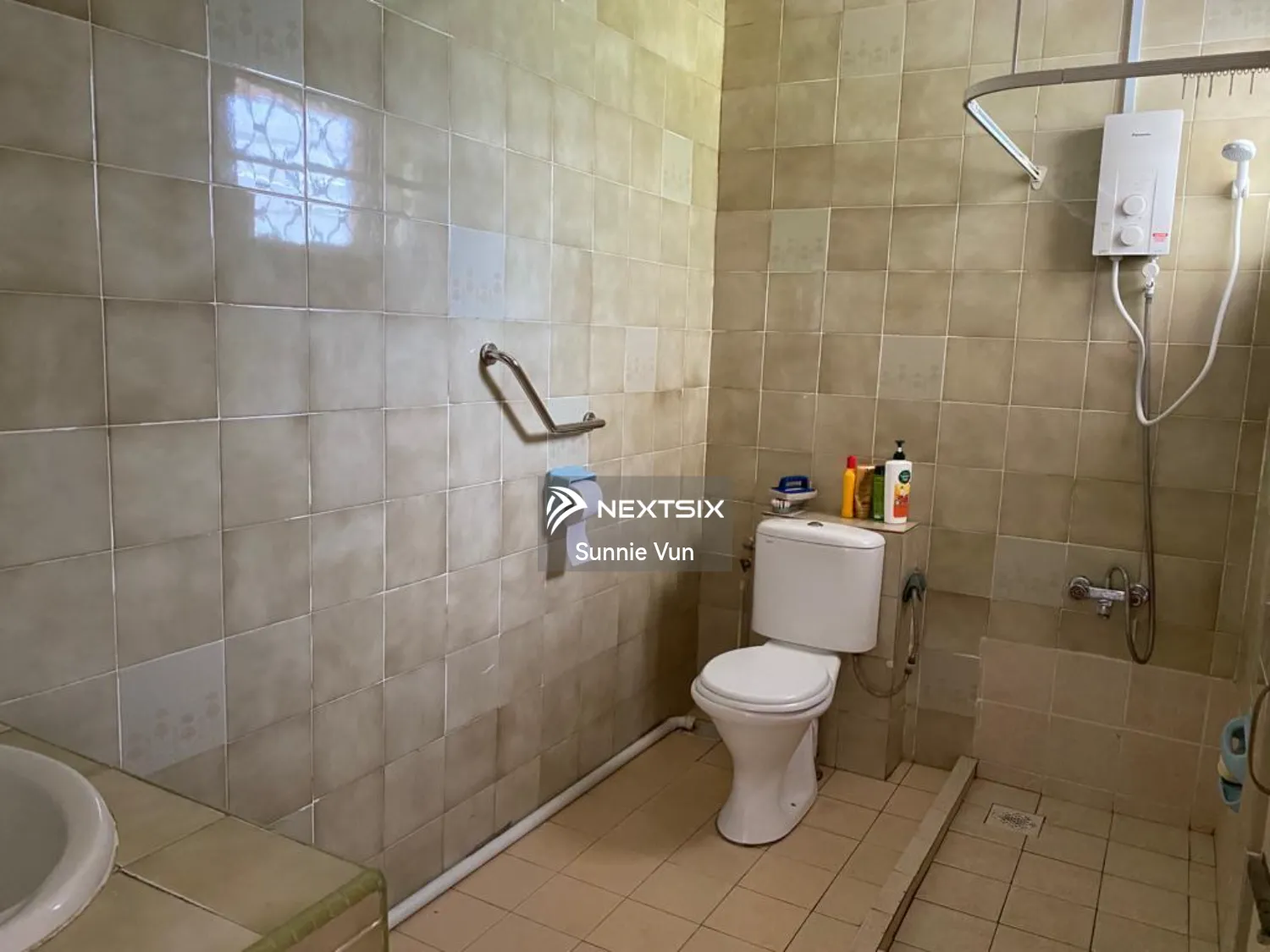 Bungalow For Sale in Kuching Sarawak - Image 10