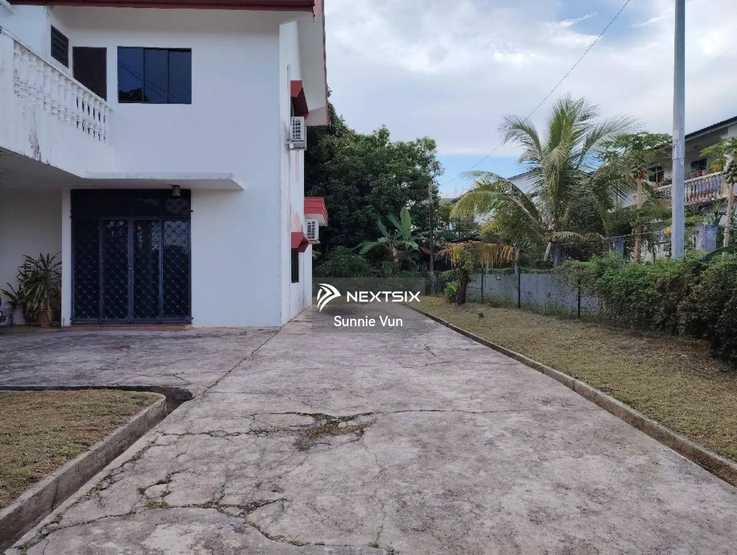 Bungalow For Sale in Kuching Sarawak - Image 11