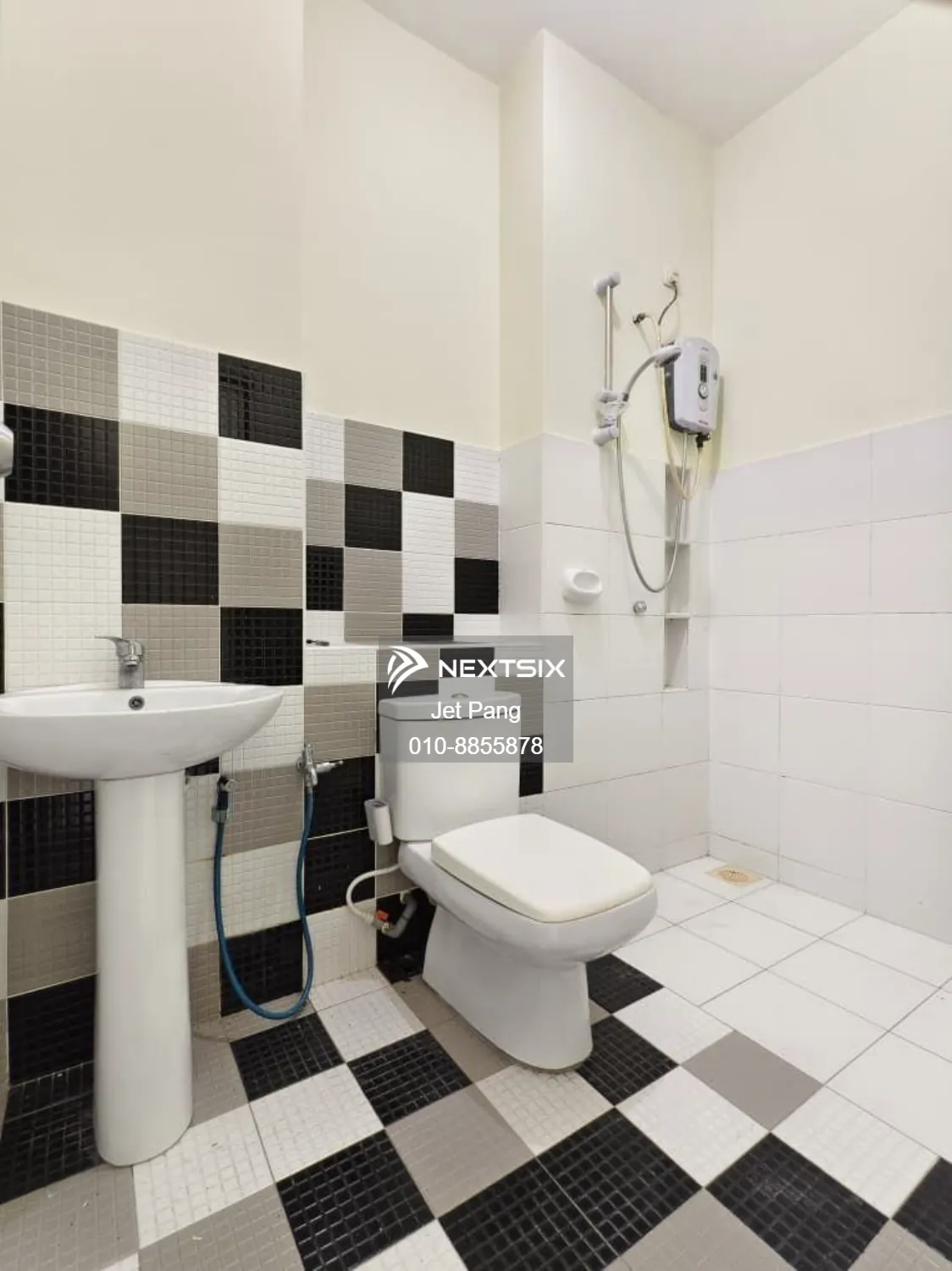 2-sty Terrace/Link House For Sale in Setia Indah Johor - Image 9