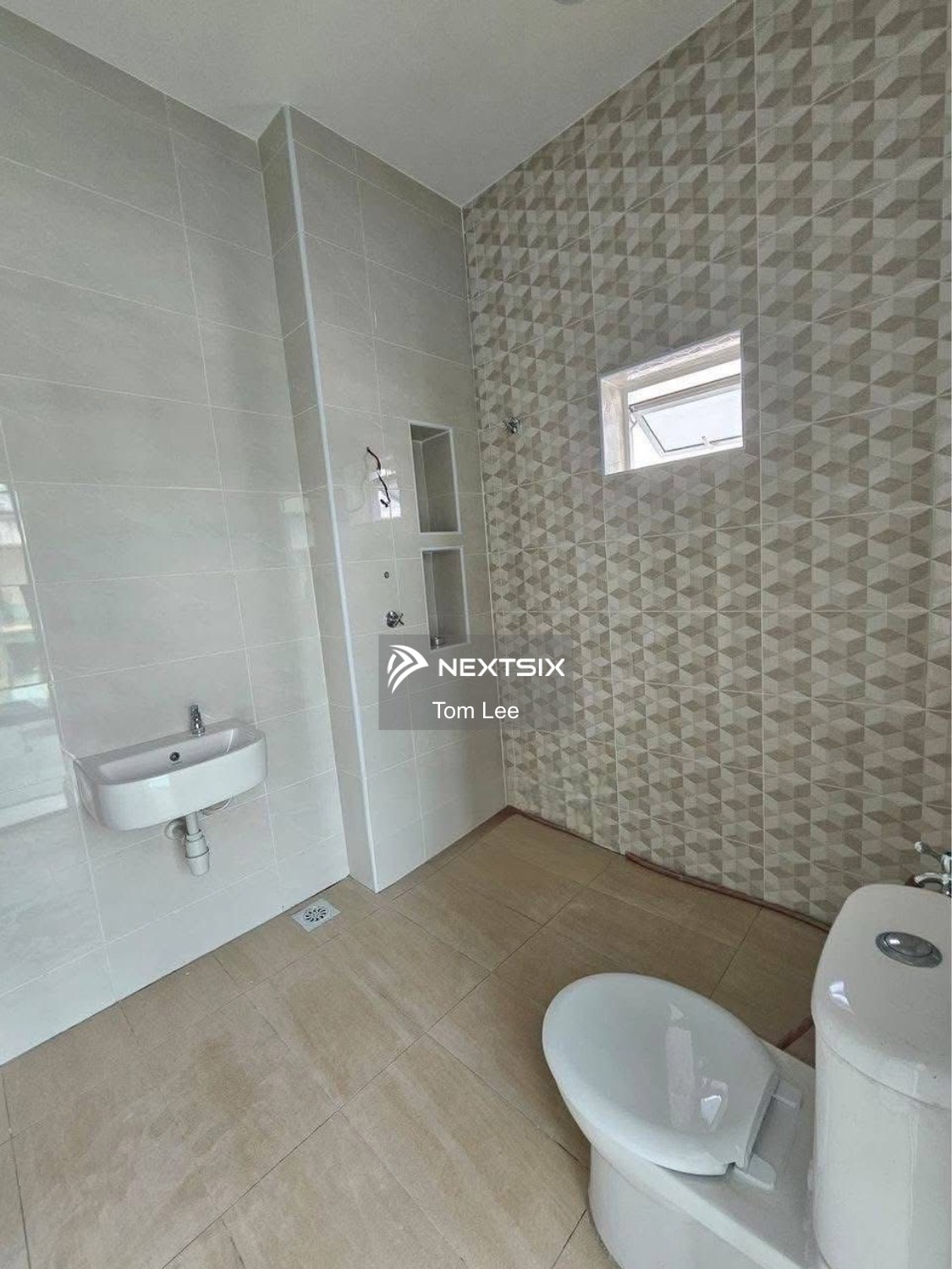 Semi-detached House For Sale in Klang Selangor - Image 8