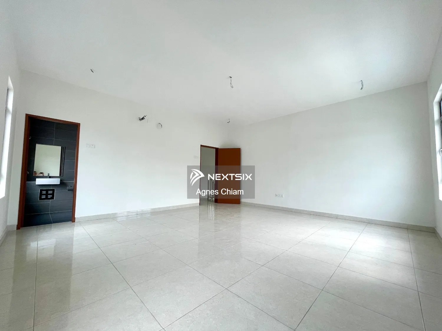 Semi-detached House For Sale in Port Klang Selangor - Image 9