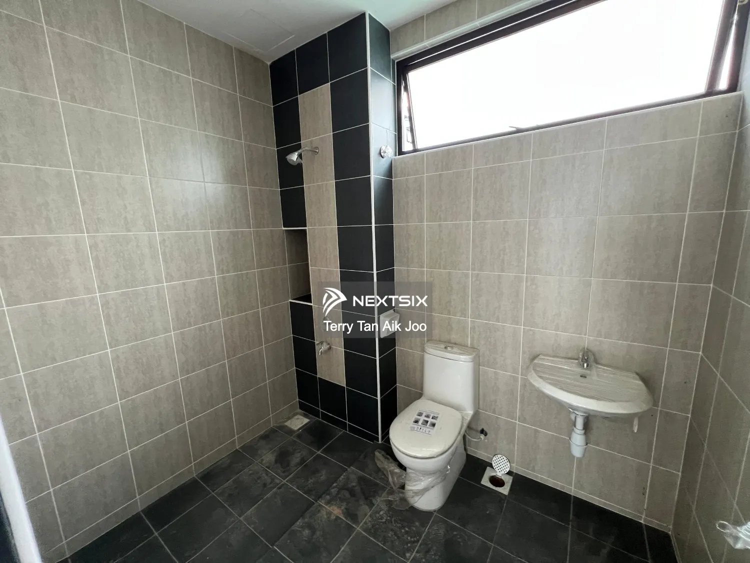 2-sty Terrace/Link House For Sale in Johor Bahru Johor - Image 9