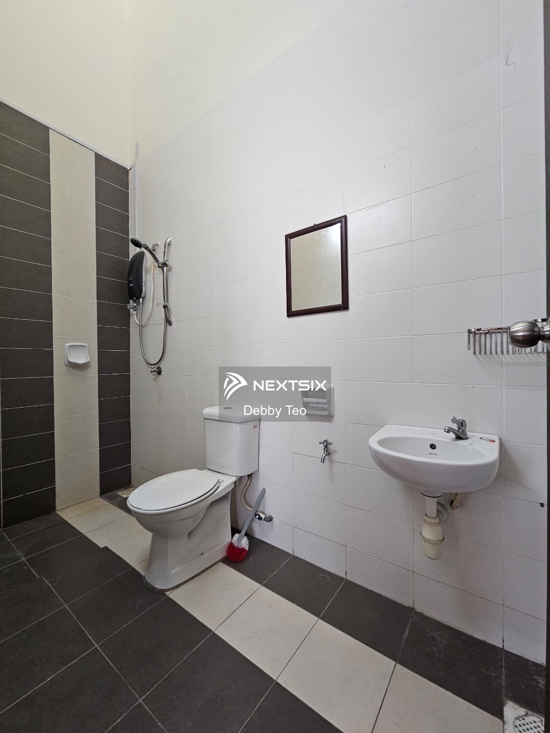 2-sty Terrace/Link House For Sale in Kuching Sarawak - Image 8