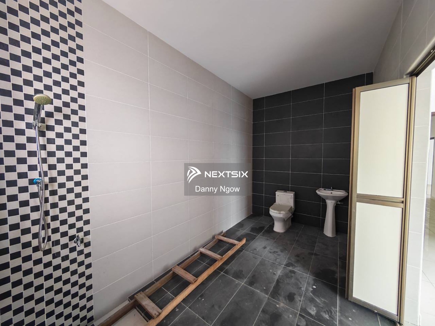 Semi-detached House For Sale in Batu Pahat Johor - Image 8