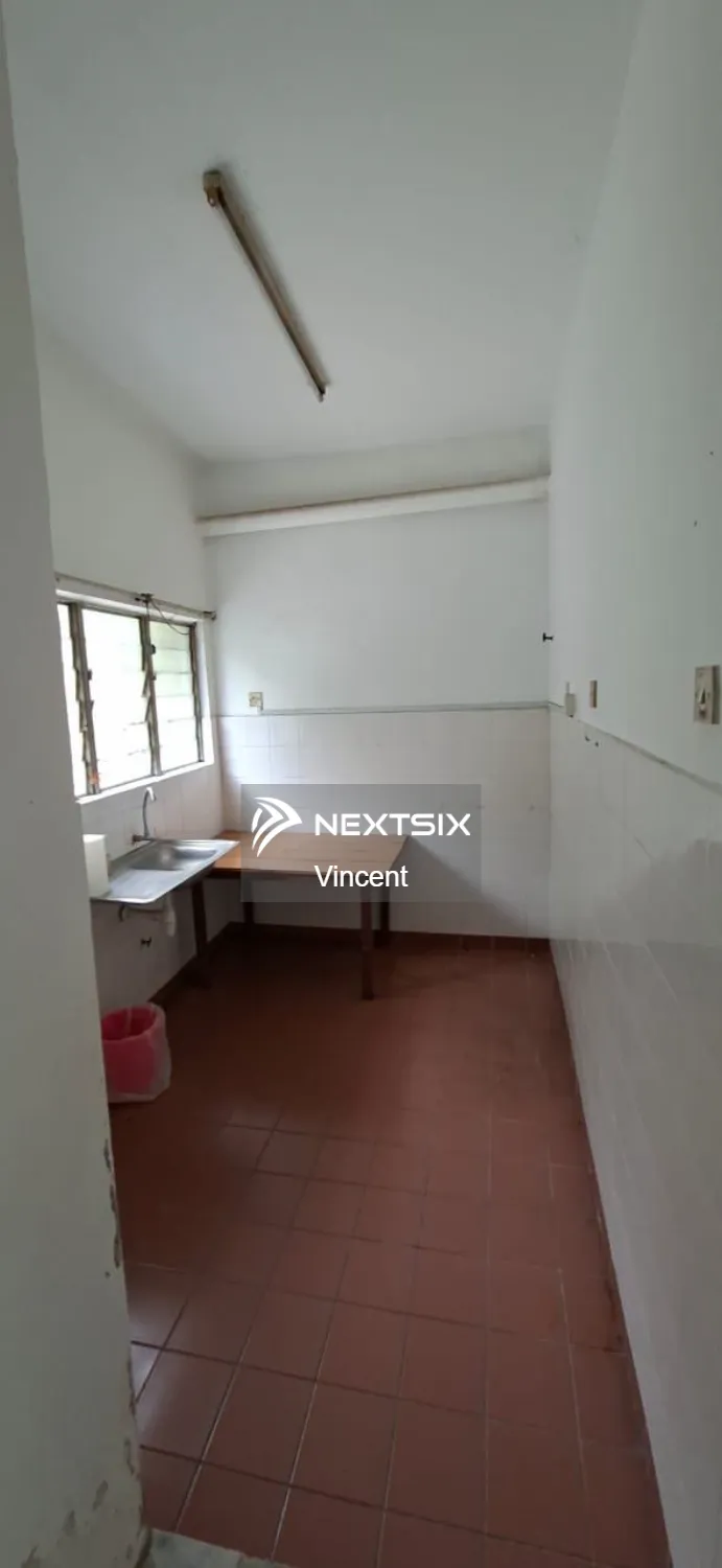 2.5-sty Terrace/Link House For Sale in Seri Kembangan Selangor - Image 6