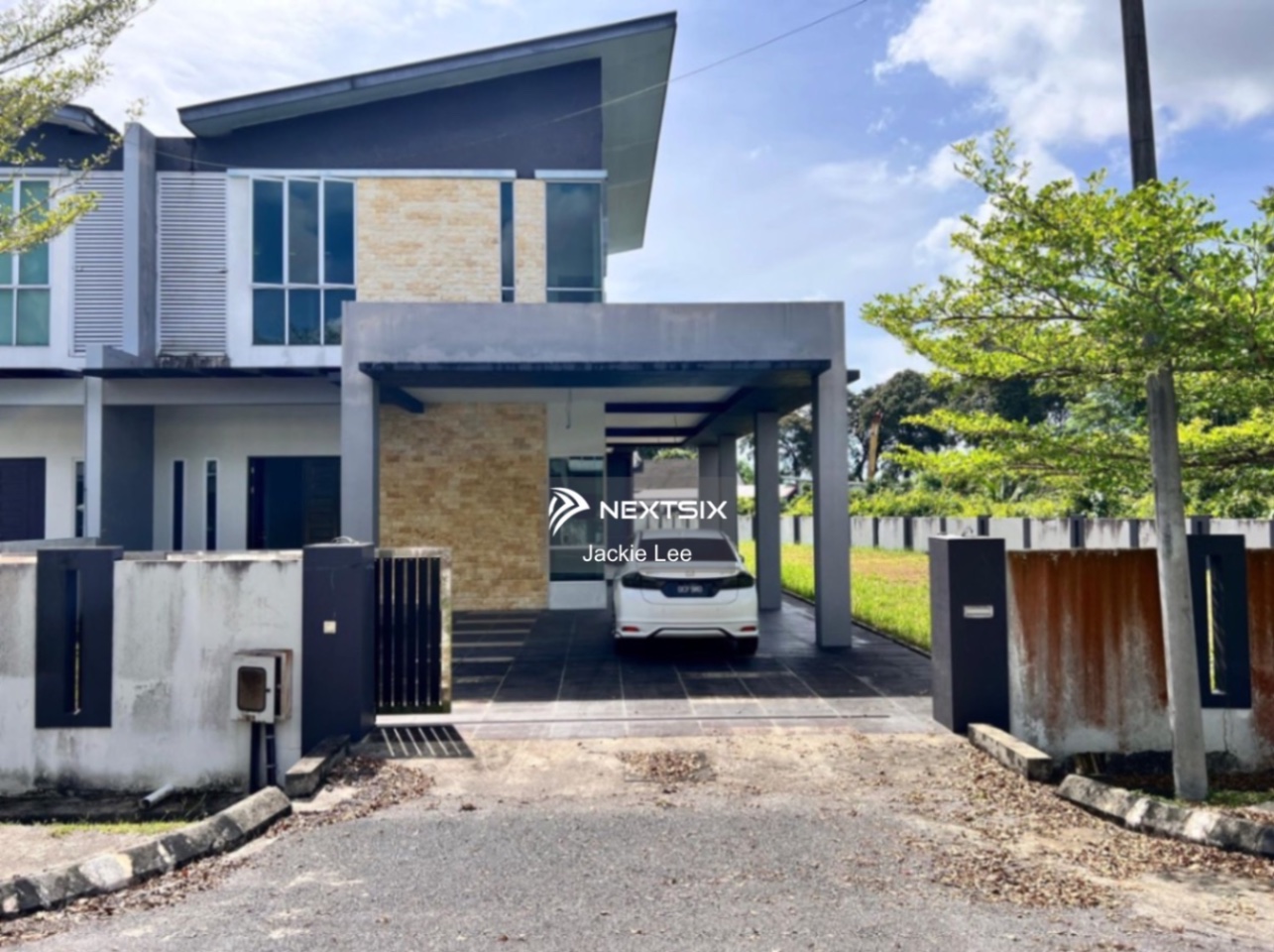 Semi-detached House For Sale in Kuching Sarawak