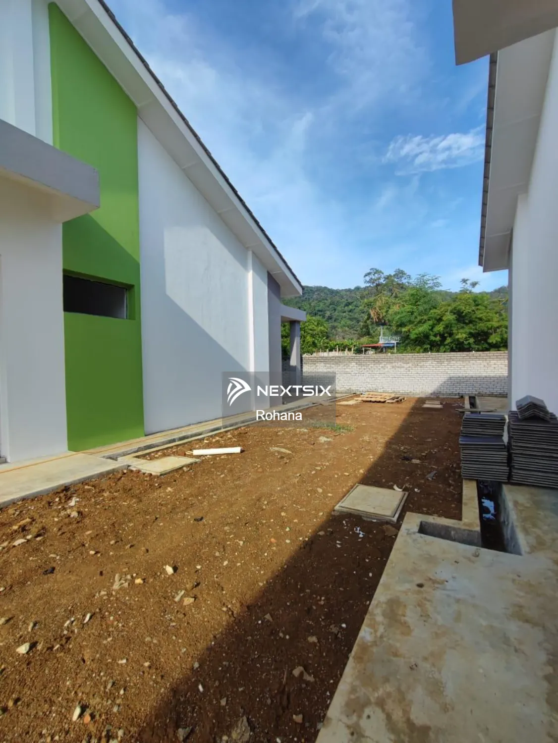 Semi-detached House For Sale in Balok Pahang - Image 5
