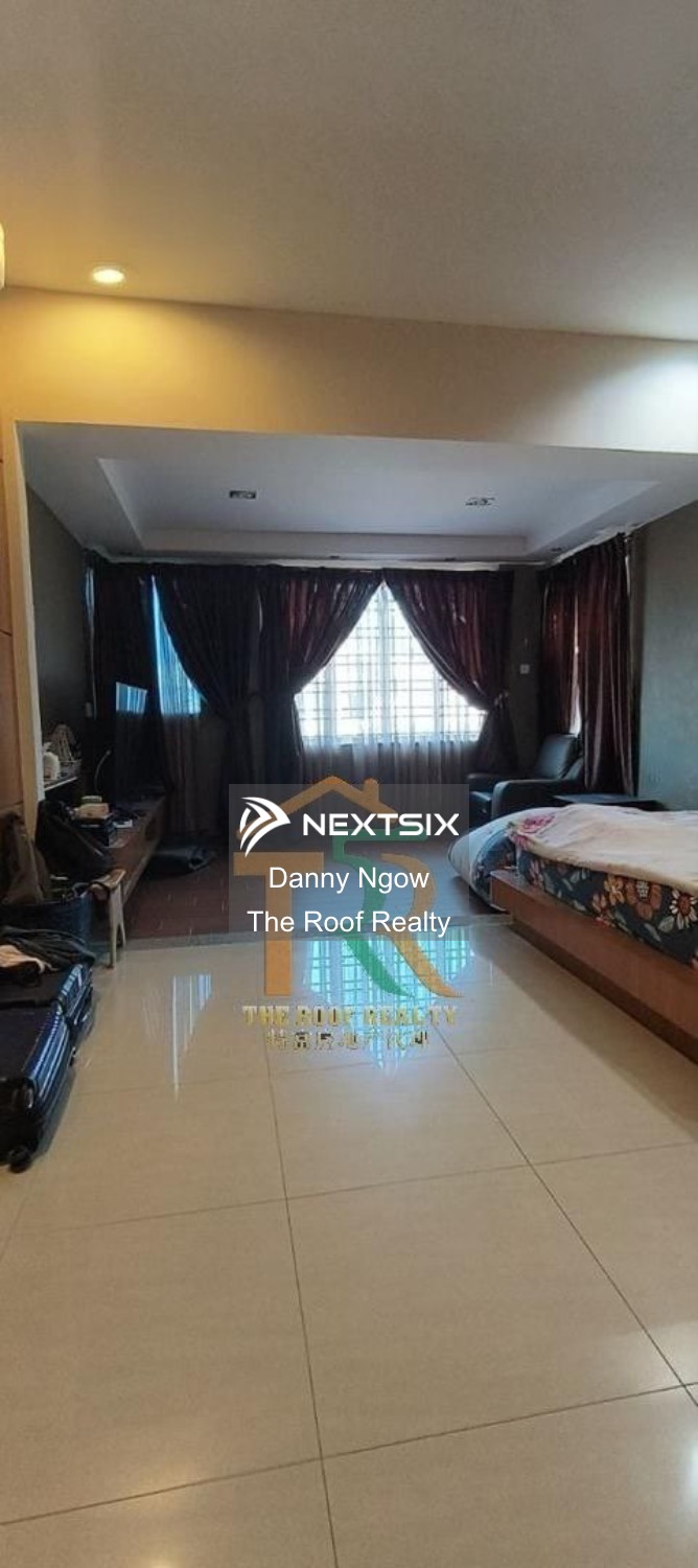 Semi-detached House For Sale in Batu Pahat Johor - Image 12
