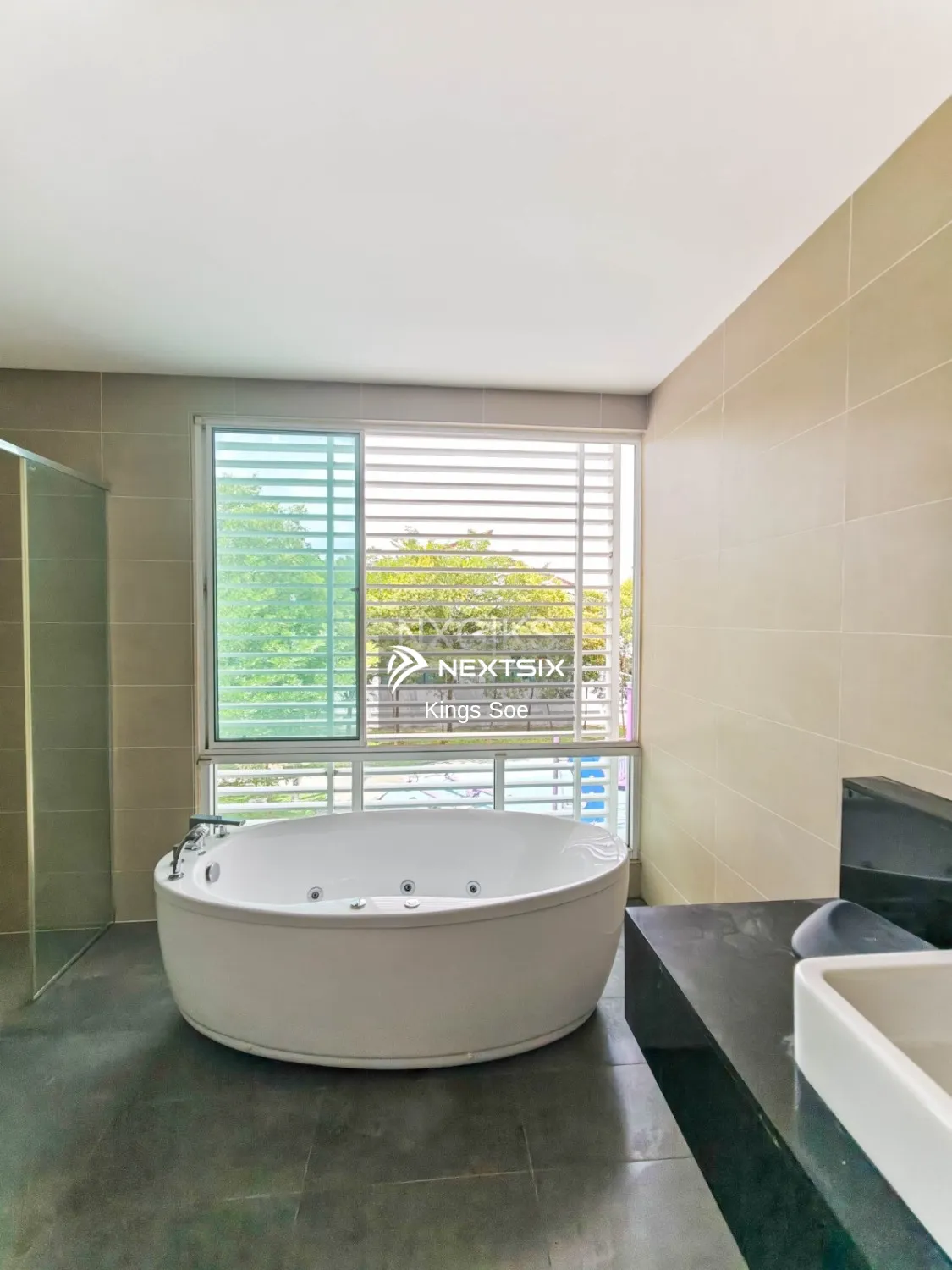 Bungalow For Sale in Klang Selangor - Image 9