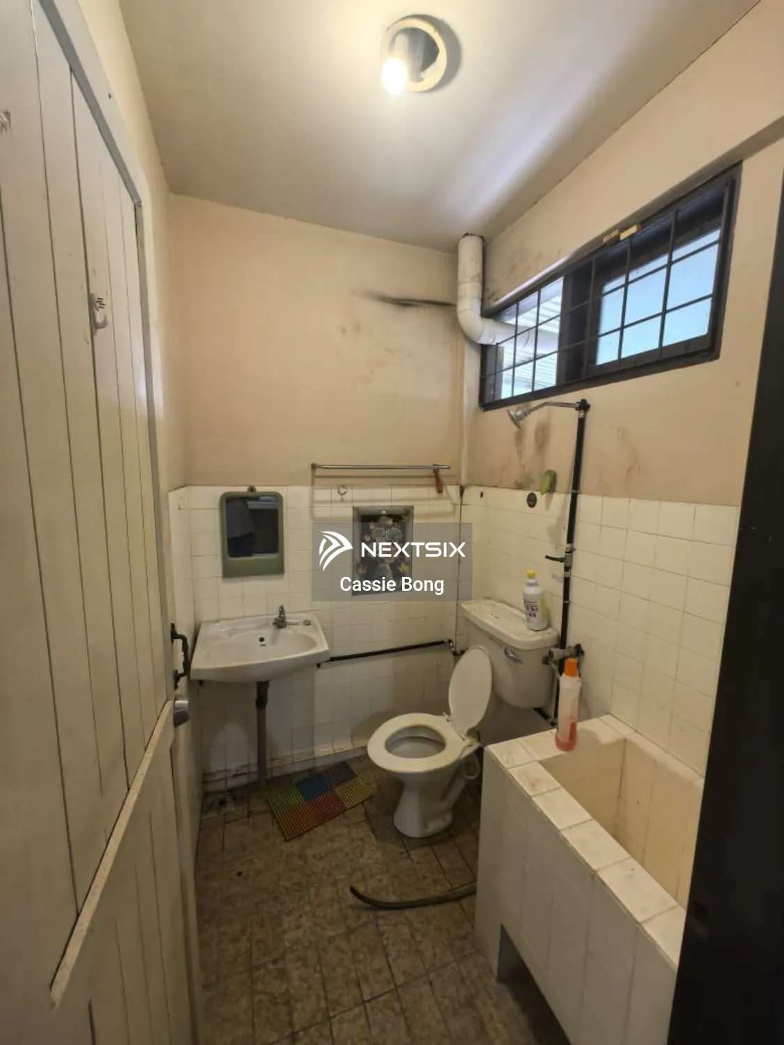Semi-detached House For Sale in Kuching Sarawak - Image 11