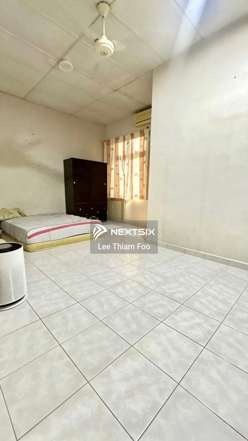 2-sty Terrace/Link House For Sale in Ulu Tiram Johor - Image 6