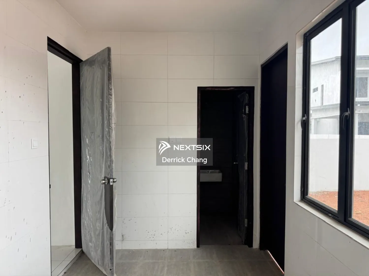 Semi-detached House For Sale in Kuching Sarawak - Image 12