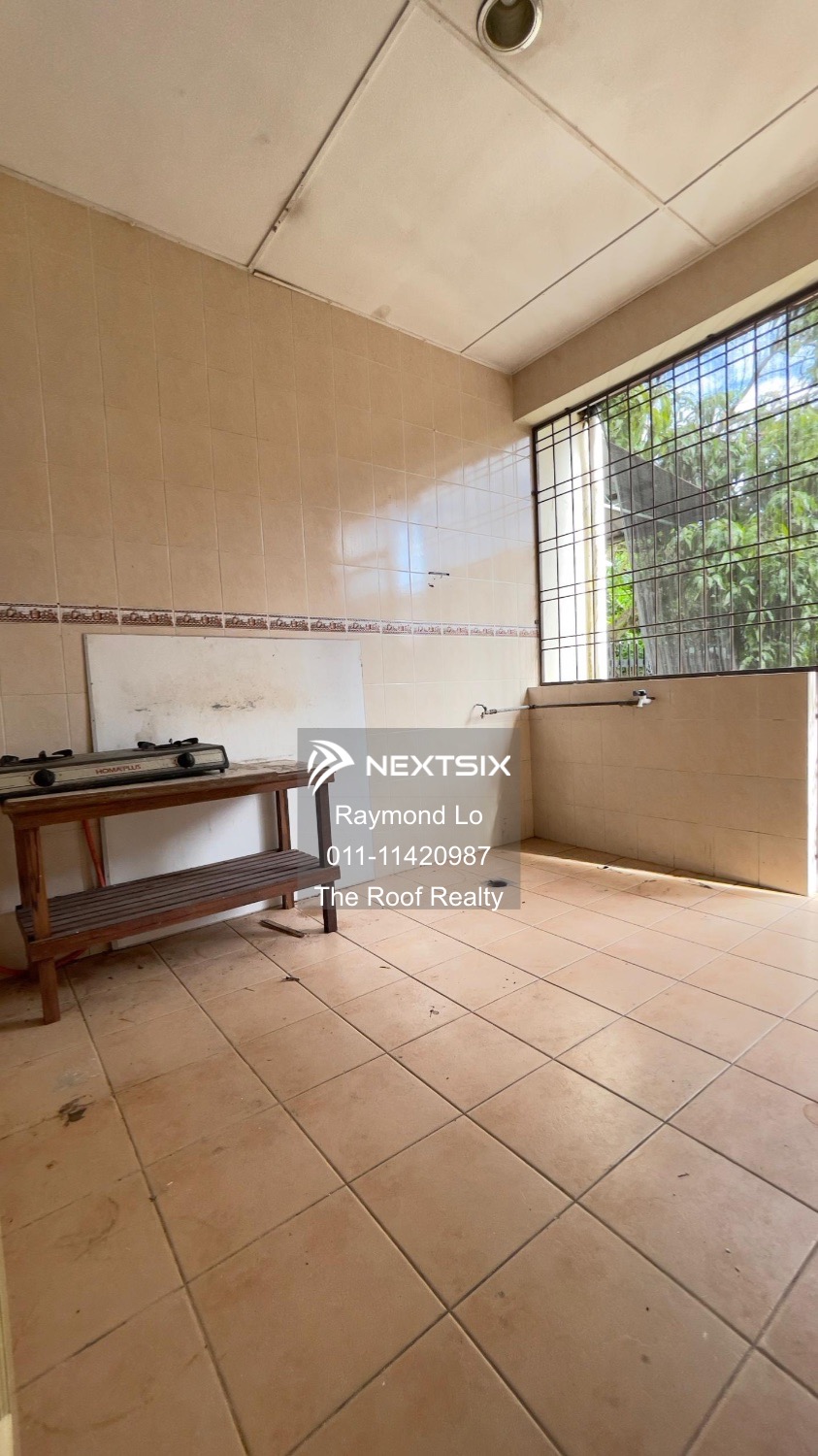 Semi-detached House For Sale in Kuching Sarawak - Image 11