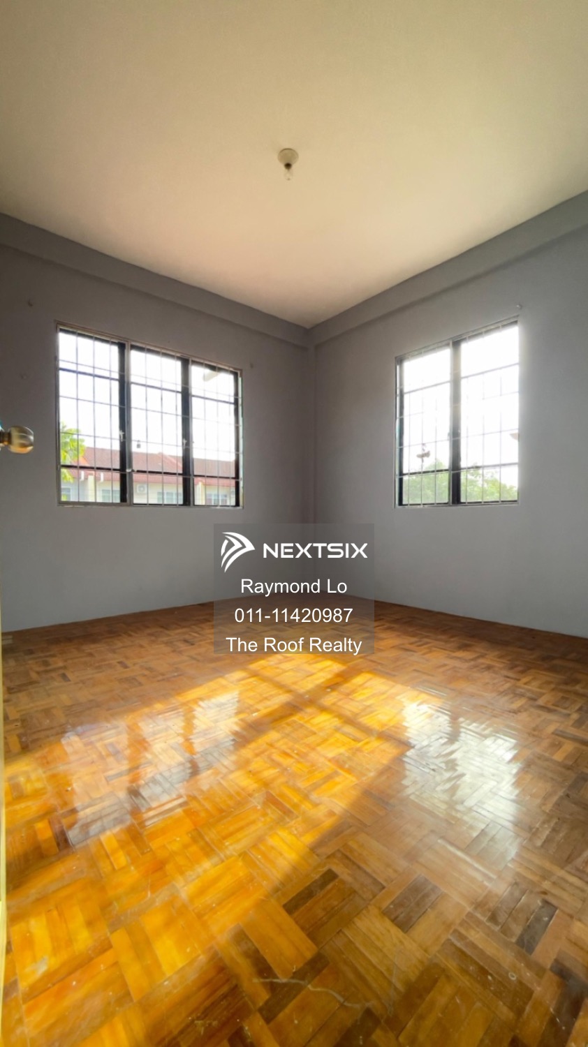 Semi-detached House For Sale in Kuching Sarawak - Image 9
