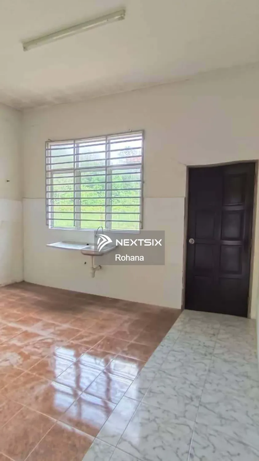 Semi-detached House For Sale in Kuantan Pahang - Image 7