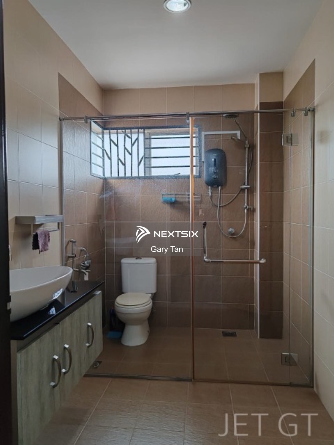 Semi-detached House For Sale in Klang Selangor - Image 10