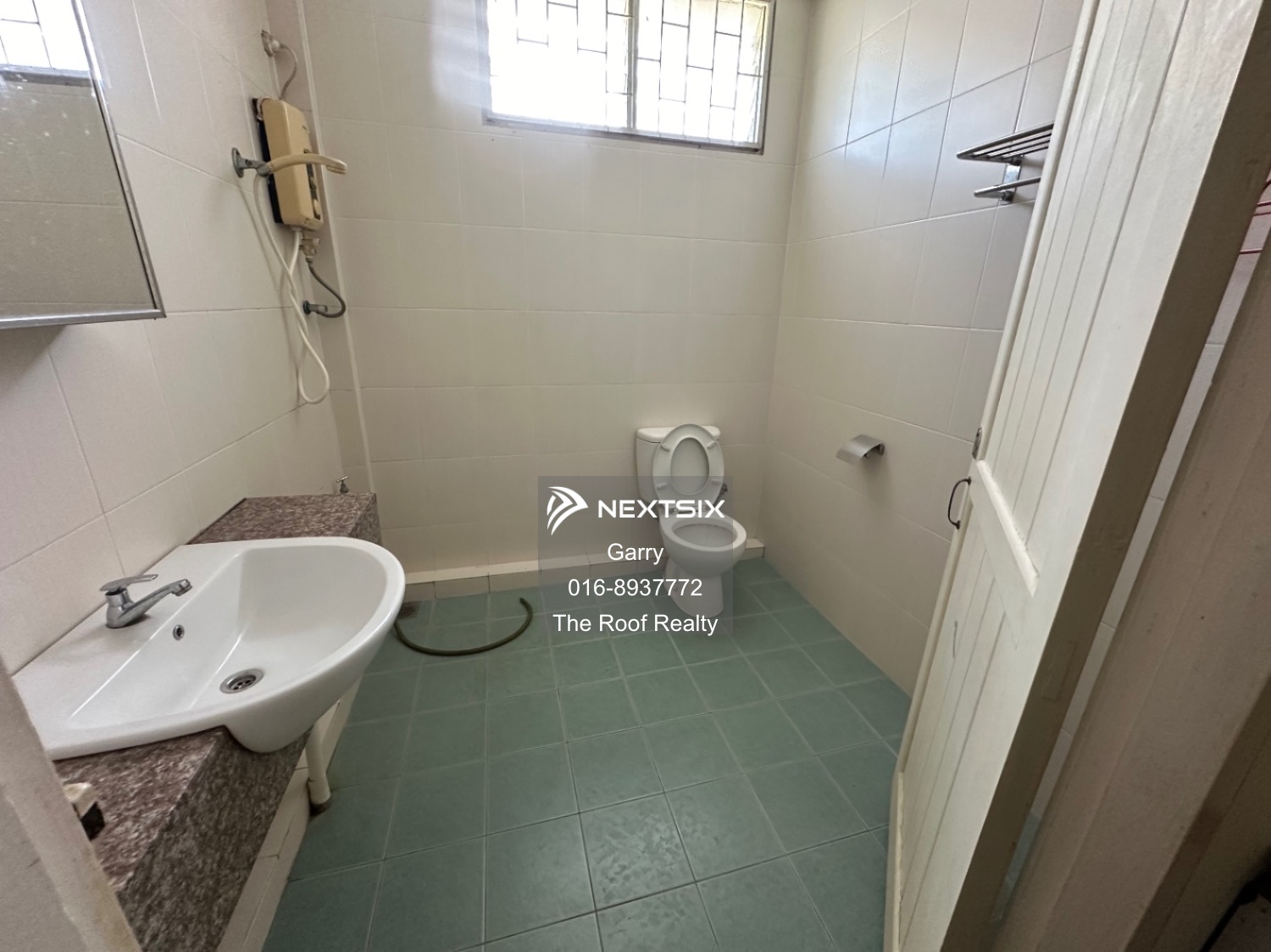 Semi-detached House For Sale in Kuching Sarawak - Image 9