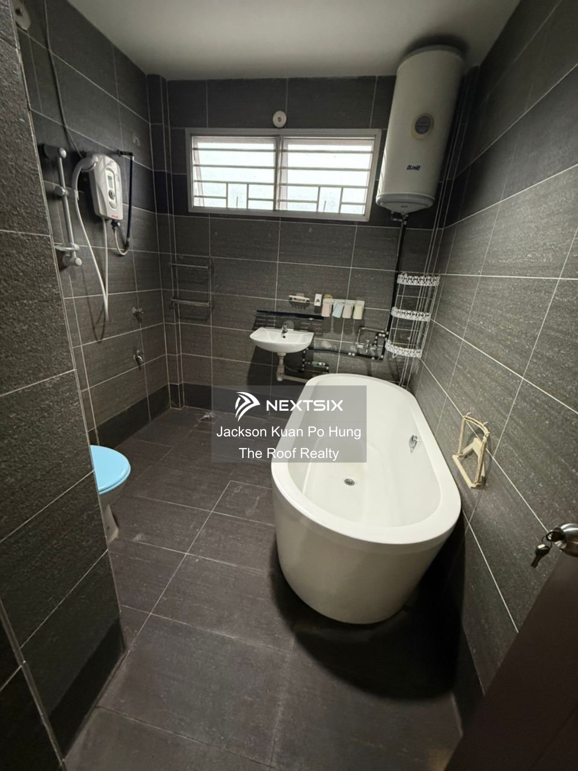 2.5-sty Terrace/Link House For Sale in Kuching Sarawak - Image 11