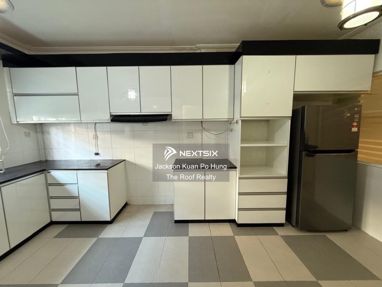 Semi-detached House For Sale in Kota Samarahan Sarawak - Image 9