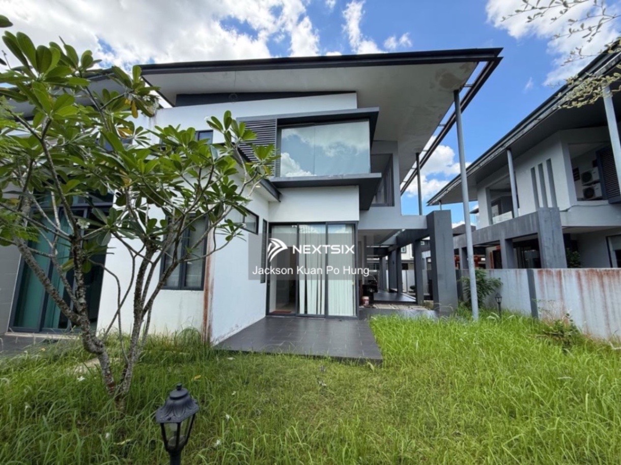Semi-detached House For Sale in Kuching Sarawak - Image 11
