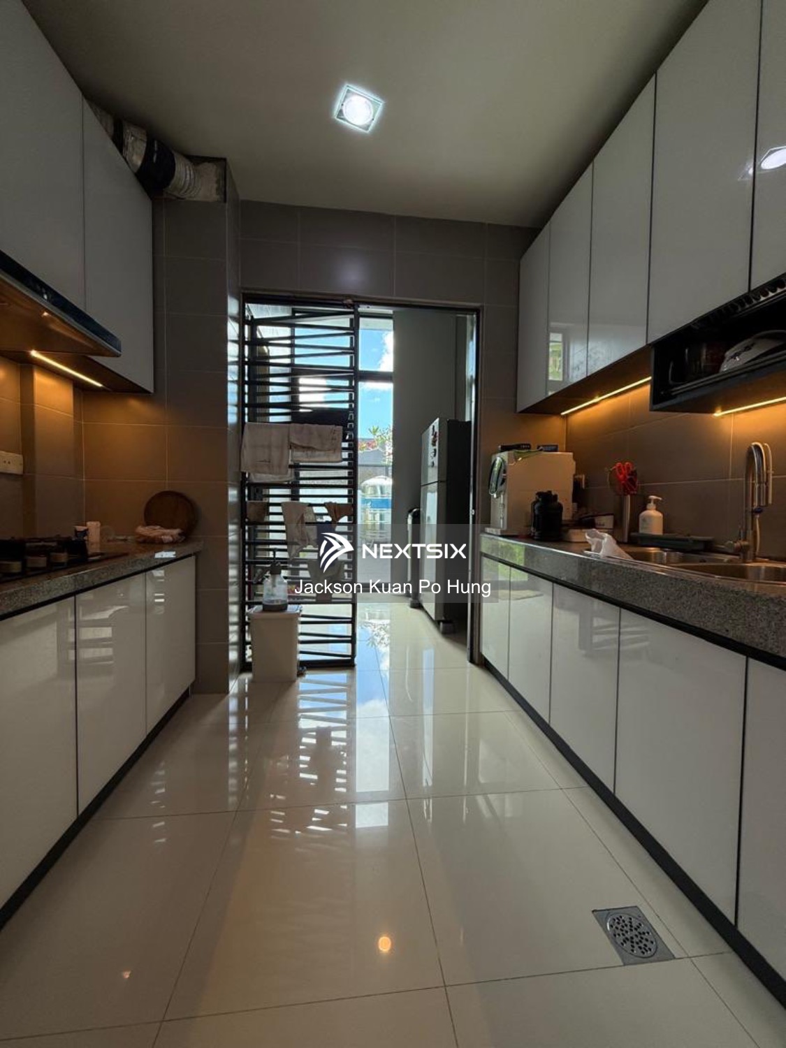 Semi-detached House For Sale in Kuching Sarawak - Image 7
