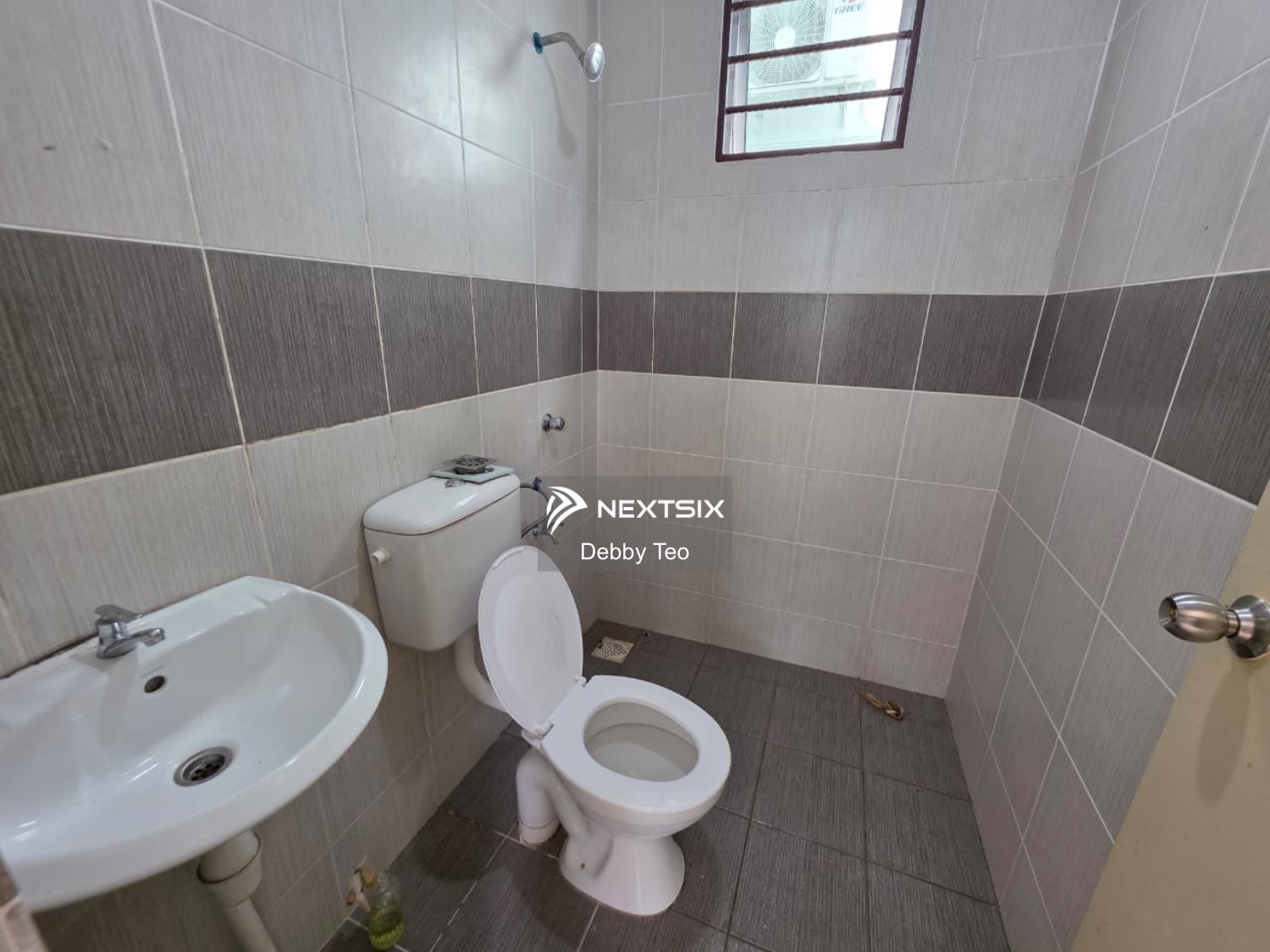 1-sty Terrace/Link House For Rent in Kota Samarahan Sarawak - Image 5