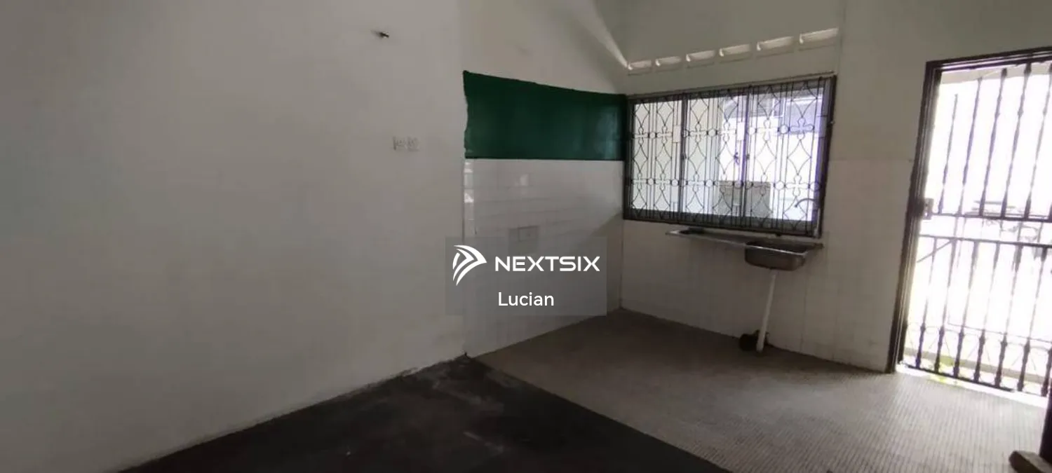 1-sty Terrace/Link House For Sale in Ayer Keroh Melaka - Image 5