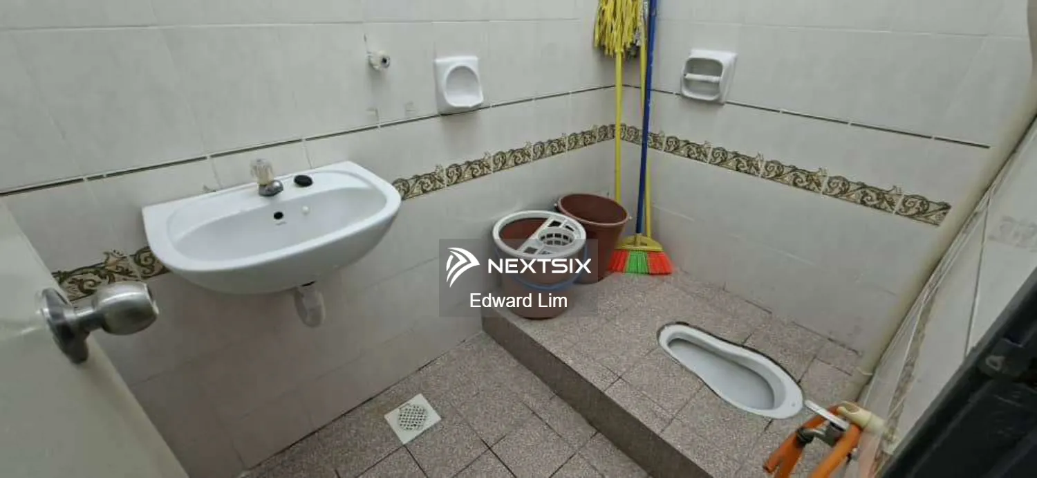 2-sty Terrace/Link House For Rent in Bandar Bukit Tinggi Selangor - Image 16