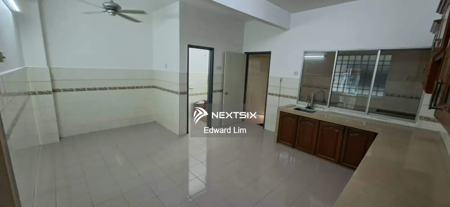 2-sty Terrace/Link House For Rent in Bandar Bukit Tinggi Selangor - Image 8