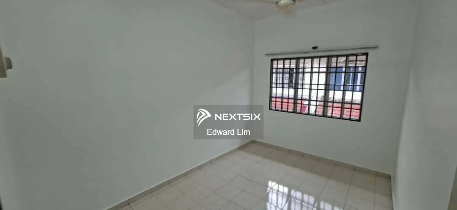 2-sty Terrace/Link House For Rent in Bandar Bukit Tinggi Selangor - Image 9