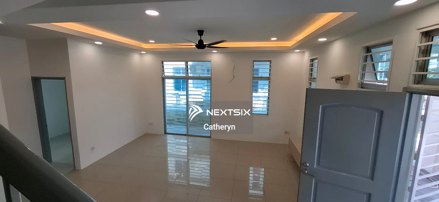 Semi-detached House For Sale in Bandar Saujana Putra Selangor - Image 2