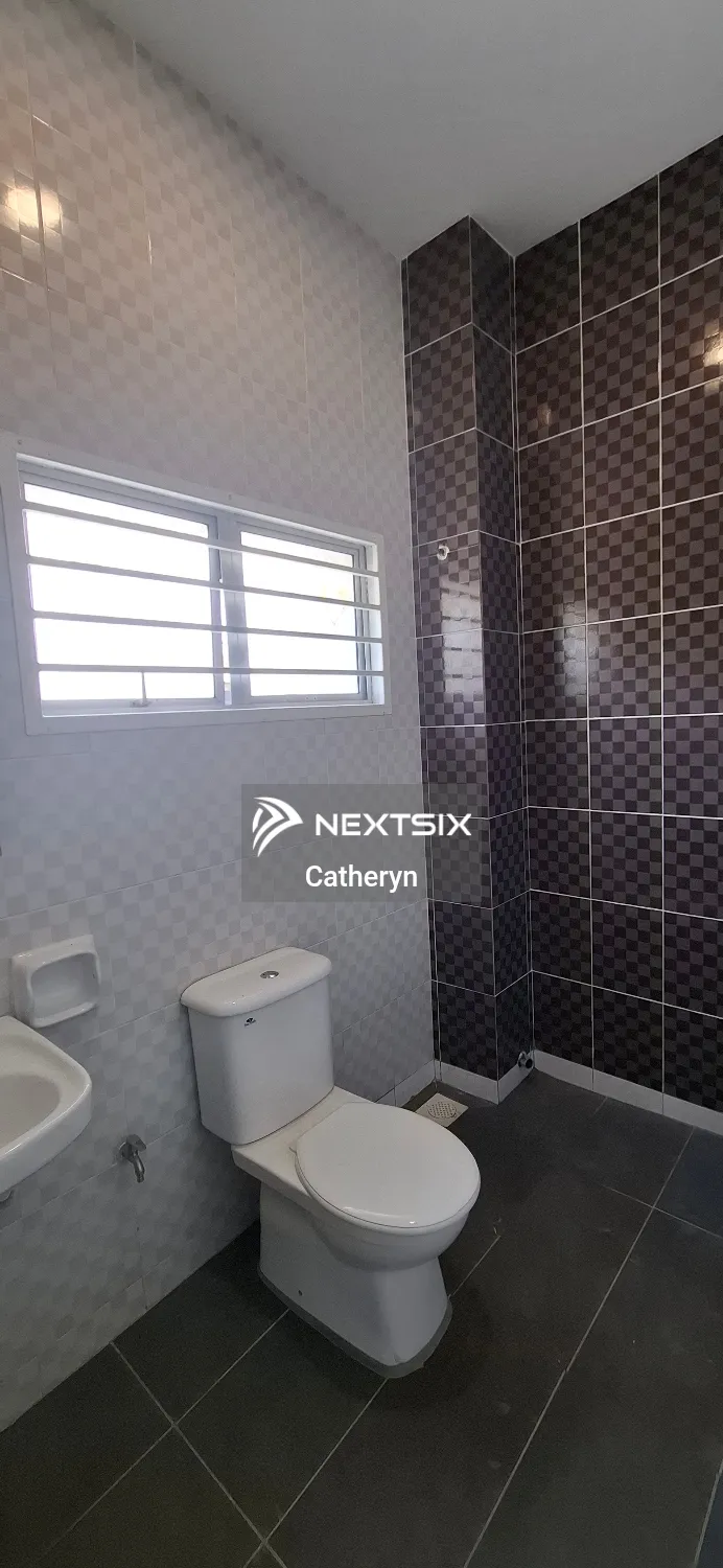 Semi-detached House For Sale in Bandar Saujana Putra Selangor - Image 7