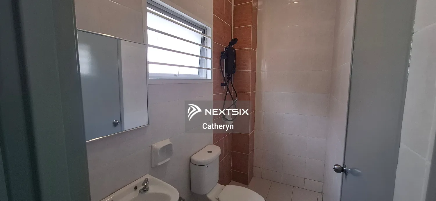 Semi-detached House For Sale in Bandar Saujana Putra Selangor - Image 8